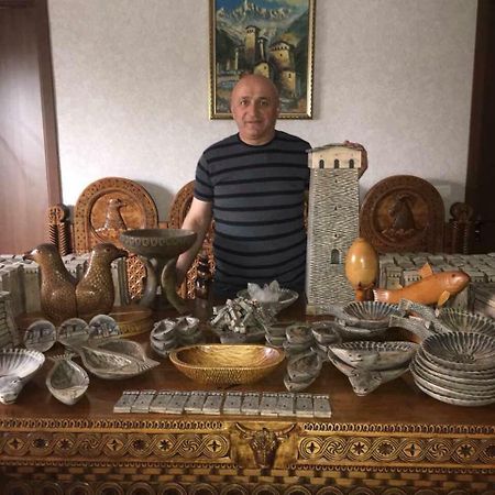 Guesthouse Besarion Ushguli Buitenkant foto