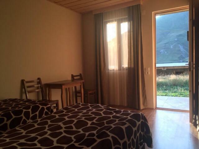 Guesthouse Besarion Ushguli Buitenkant foto
